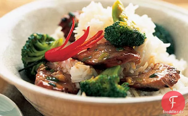 Asiatisches gegrilltes Schweinefleisch mit Brokkoli