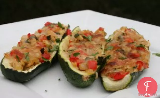 Gefüllte Zucchini