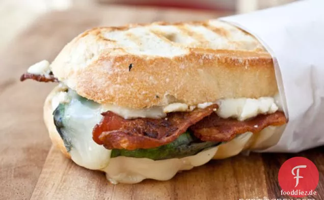 Brie, basilikum, Bacon & Blue Panini...und ein Breville Panini Presse-Verlosung!