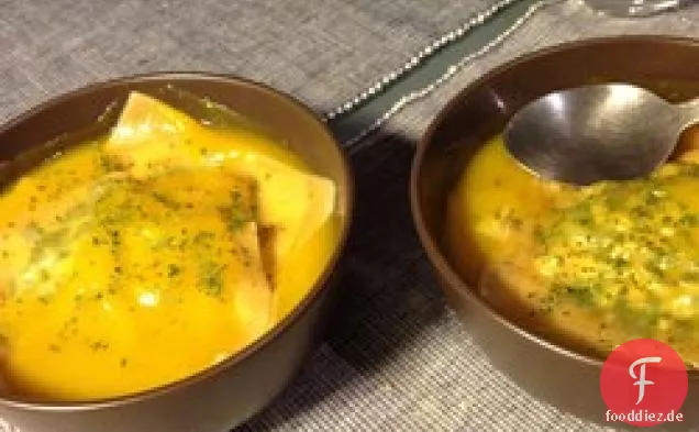 Butternut Squash Suppe mit Spinat Ravioli