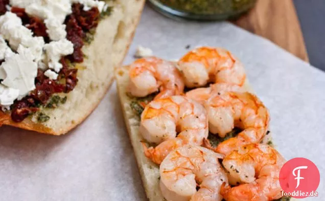 Griechische Garnelen Panini mit Pesto, Feta und sonnengetrockneten Tomaten