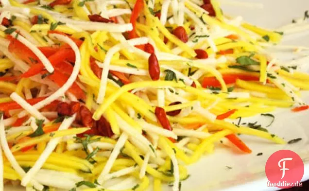 Jicama & Mango Slaw mit Pequin Paprika