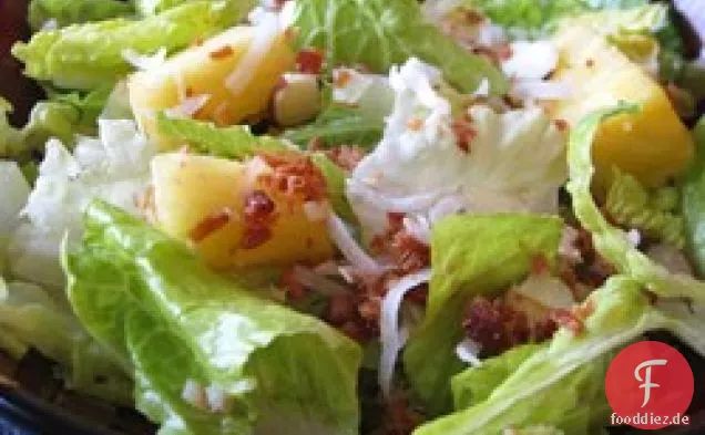Tropischer Salat mit Ananas-Vinaigrette