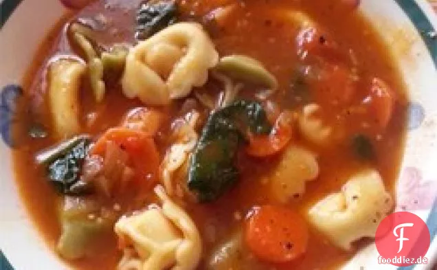Italienische Wurstsuppe mit Tortellini