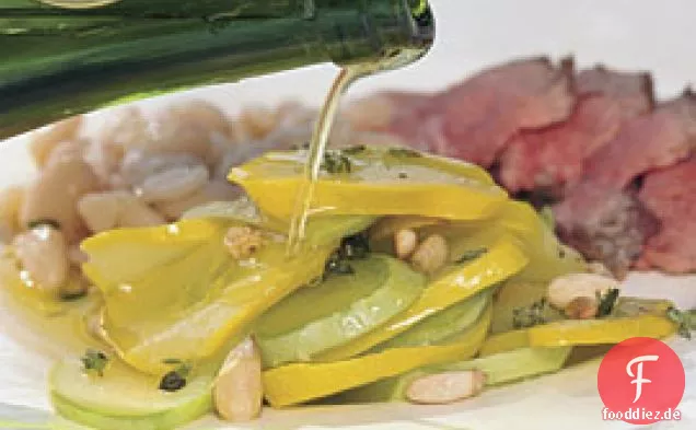 Sommerkürbis mit Thymian & gerösteten Pinienkernen