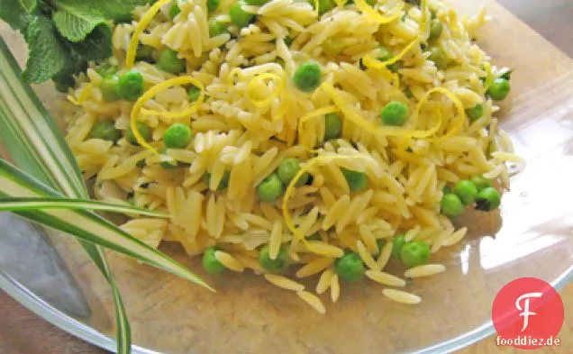 Orzo und Erbsen mit Minze und Zitronenschale