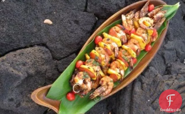 Marinierte Garnelen, Ananas und Portugiesische Wurst Spieße