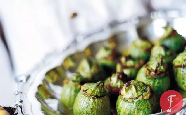 Gefüllte Zucchini