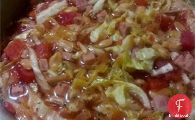 Schinken und weiße Bohnensuppe