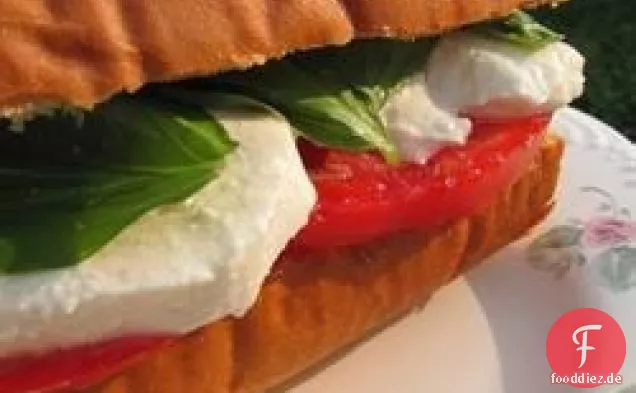 Basilikum, Tomaten und Mozzarella Sandwich