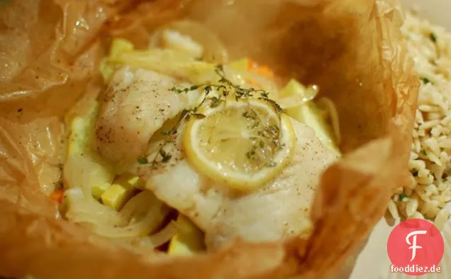 Kabeljau En Papillote (Pergamentpapier) Mit frischem Gemüse und Zitrone