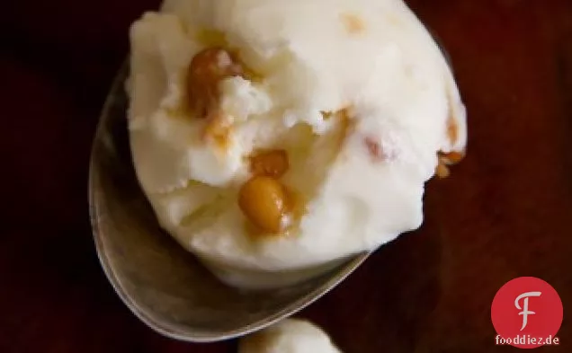 Rosmarin-Eis mit Pinienkern-Pralinen