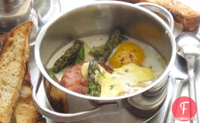 Geraffte Eier mit Benedict Arnold-Sauce