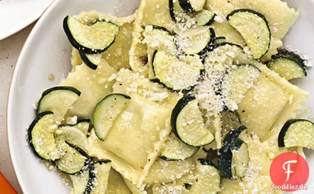 Ravioli mit Sautierten Zucchini