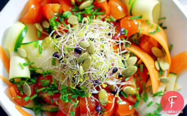 Karotten-Zucchini-Linguini-Salat