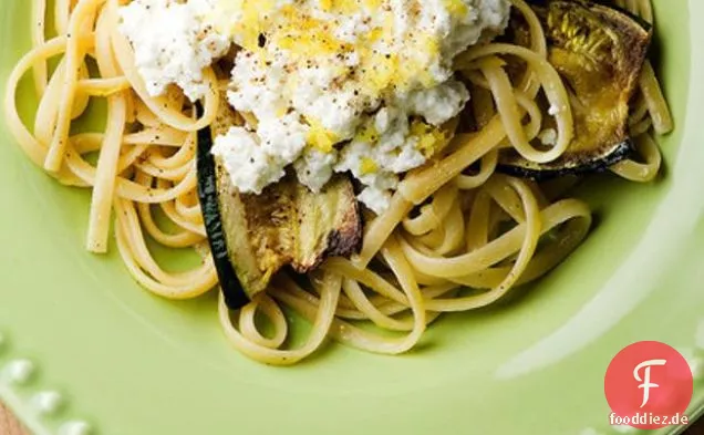 Zucchini-Pasta Mit Ricotta