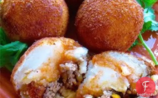 Papas Rellenas (Gebratene gefüllte Kartoffeln)