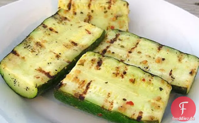 Gegrillte Parmesan Knoblauch Zucchini und Panko verkrustete gebratene Zucc