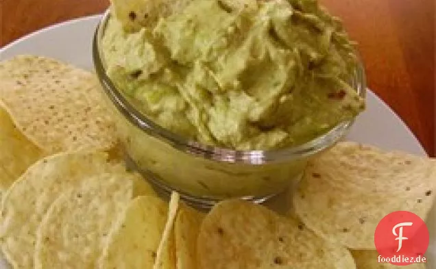 Cremige Guacamole mit Knoblauch