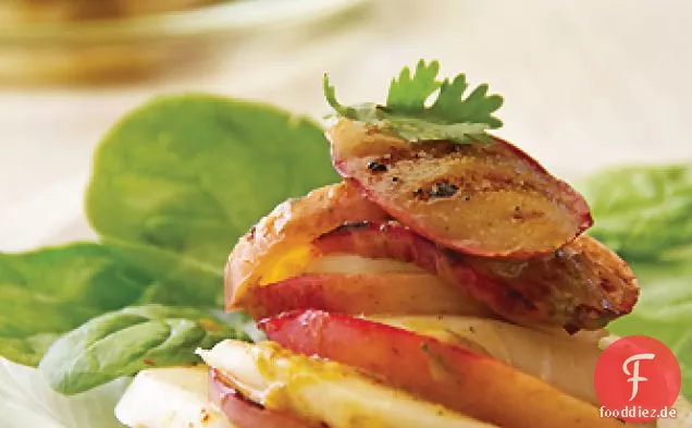 Gegrillte Nektarinen und frischer Mozzarella Sommersalat