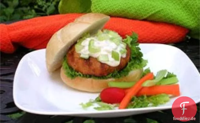 Buffalo Chicken Burger mit Blauschimmelkäse-Dressing