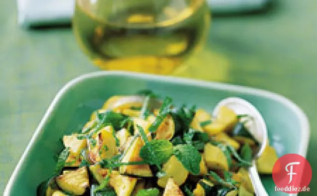 Sautierte Zucchini und gelber Kürbis mit Minze