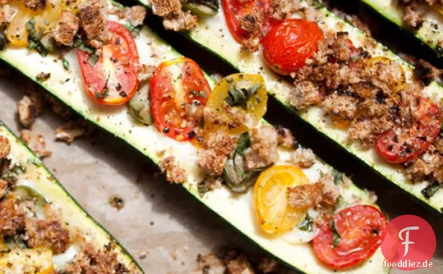 Zucchini Boote Mit Mozzarella Und Oliven