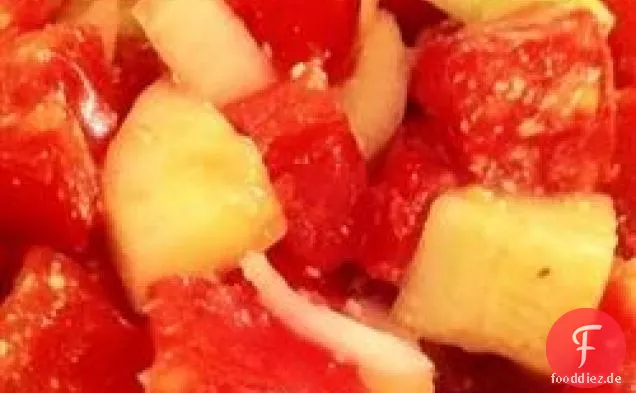 Erfrischender Tomaten-Gurken-Salat