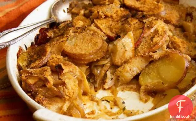 Kartoffel-, Apfel- und Zwiebelgratin