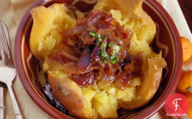 Gebackene Rutabaga mit marokkanischem gewürztem Zwiebelconfit