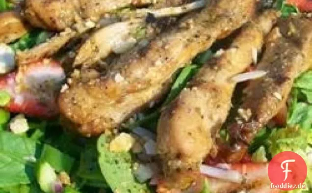Gegrillter Hähnchensalat mit Früchten der Saison