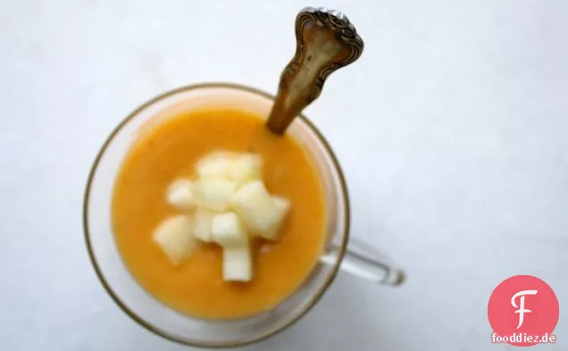 Butternut Squash, Apfel und Salbei Suppe