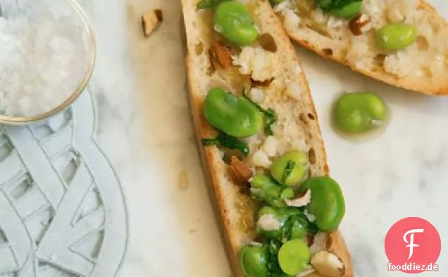 Fava-Mandel-Minze-Crostini