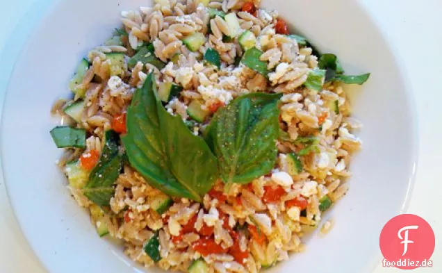 Orzo Mit Basilikum Und Zucchini