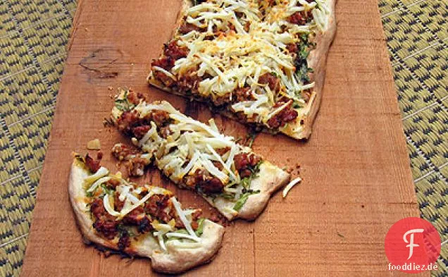 Wurst & Kartoffel Fladenbrot mit Senf Greens