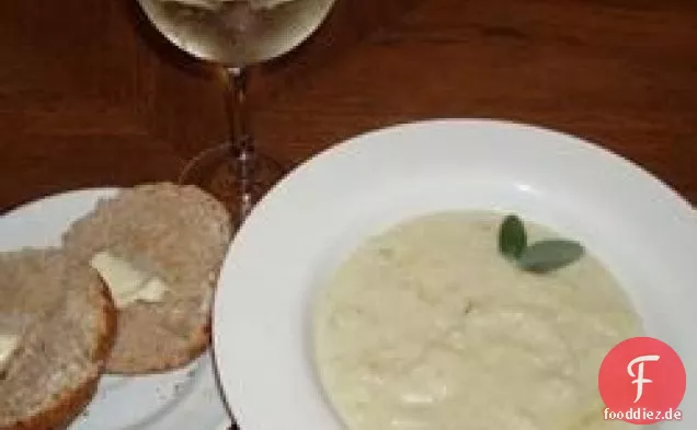 Creme von Blumenkohl und Stilton Suppe