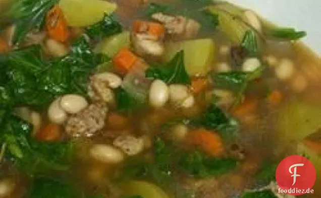 Herzhafter Grünkohl, Cannellinibohne und Kartoffelsuppe