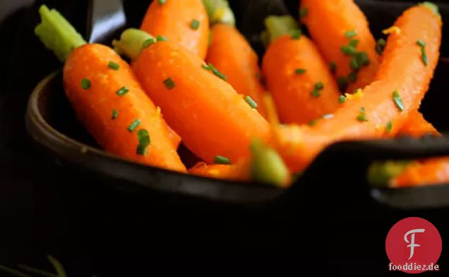 Ingwer-duftende Karotten mit Mandarinenschale & Schnittlauch