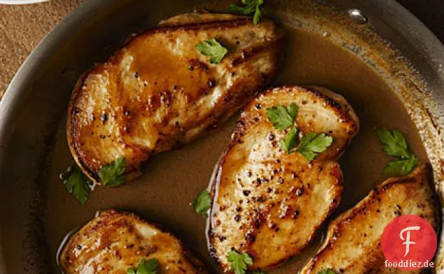 Apfelwein-glasiertes Huhn mit gebräunter Butter-Pekannussreis