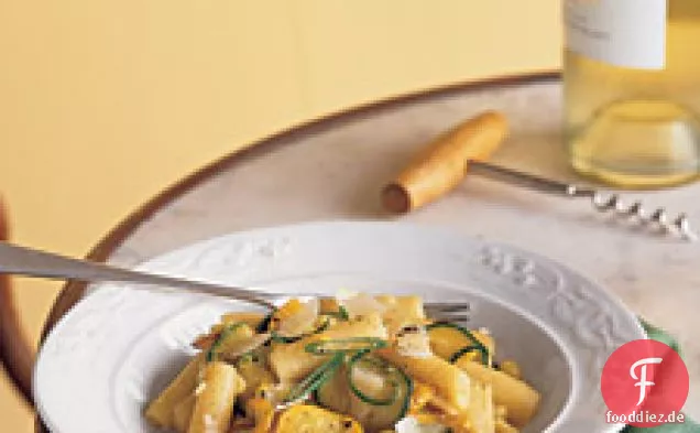 Rocchetti Mit Sommer Squashes und Mais