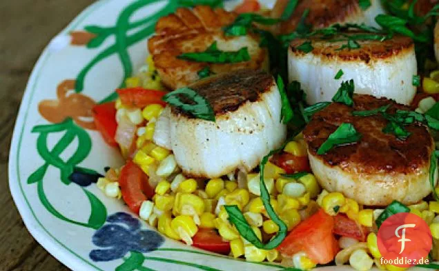 Sommer Jakobsmuscheln mit Zuckermais & Tomaten Succotash