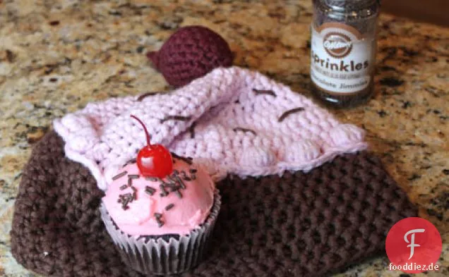 Holländische Schokoladen-Cupcakes mit rosa Zuckerguss