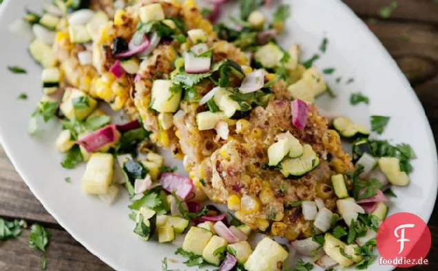 Mais-Koriander-Kuchen Mit Gerösteter Zucchini-Salsa