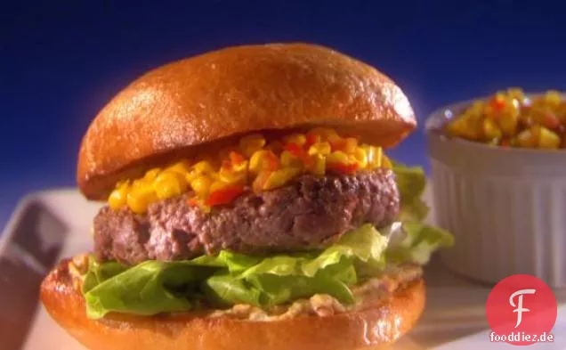 Bluegrass-Burger mit süß geröstetem Mais-Chow-Chow und Country-Schinken-Aufstrich