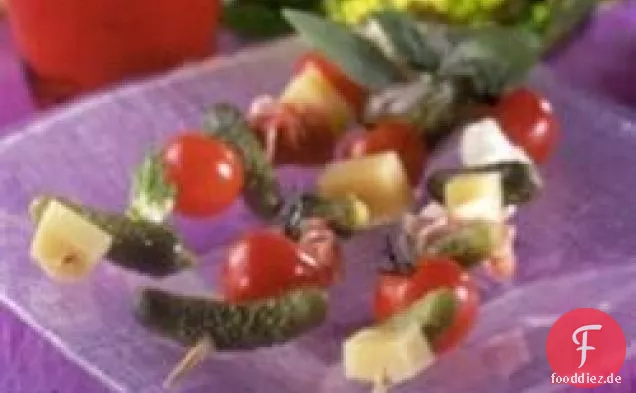 Schinken-Käse-Spieße mit knusprigen Maille® Cornichons