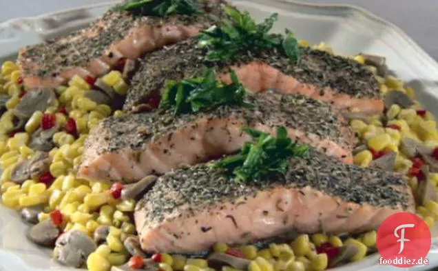 Kraut verkrusteter Lachs mit Mais und Pilzen