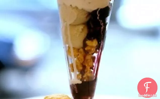 Heidelbeer-Mais-Eisbecher