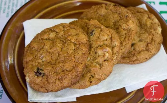 Eine Schüssel Haferflocken Rosinen Cookies