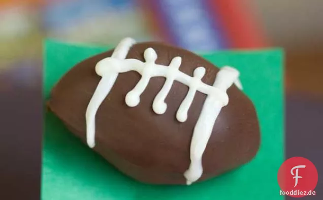 Fußball-Cake-Pops und Brownies