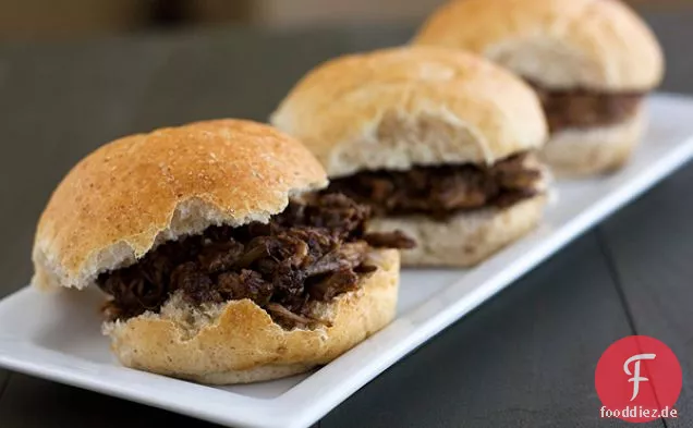 Slow-cooker Balsamico Pulled Pork Sliders